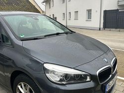 Grau Gebraucht 2016 BMW 220 Active Tourer Van / Kleinbus | 16.500 € (Fairer Preis)