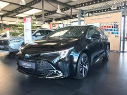 Schwarz Neu 2025 Toyota Corolla Hybrid Limousine | 37.370 € (Etwas zu teuer)