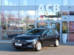 Deep black perleffekt (metallic) Gebraucht 2022 VW Passat S Kombi | 21.900 € (Fairer Preis)