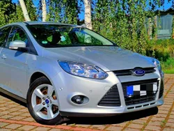 Silber Gebraucht 2014 Ford Focus Limousine | 5.800 € (Guter Preis)