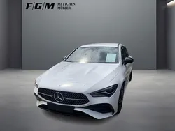 Weiß Gebraucht 2024 Mercedes CLA180 Shooting Brake AMG line Kombi | 36.490 €