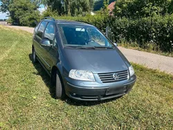 Grau Gebraucht 2008 VW Sharan Van / Kleinbus | 4.200 € (Fairer Preis)