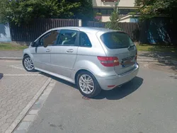 Silber Gebraucht 2009 Mercedes B200 Van / Kleinbus | 5.250 € (Fairer Preis)