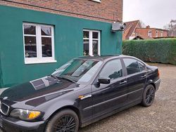 Schwarz Gebraucht 2001 BMW 318 Limousine | 2.000 € (Guter Preis)