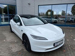 Weiß Gebraucht 2025 Tesla Model 3 RWD Limousine | 35.950 € (Superpreis)