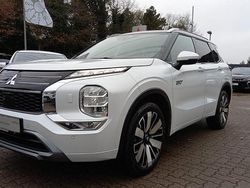 Weiß Gebraucht 2025 Mitsubishi Outlander P-HEV Top SUV | 48.990 €