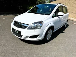 Weiß Gebraucht 2014 Opel Zafira Family Van / Kleinbus | 4.799 € (Superpreis)