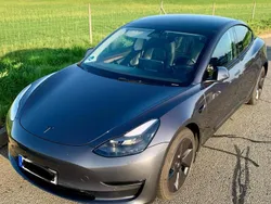Grau Gebraucht 2022 Tesla Model 3 Long Range Limousine | 29.999 € (Etwas zu teuer)