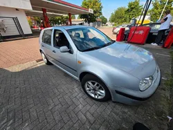 Silber Gebraucht 2001 VW Golf IV Limousine | 2.000 € (Fairer Preis)