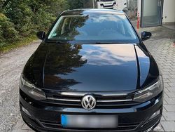 Schwarz Gebraucht 2018 VW Polo Highline Kleinwagen | 8.180 €
