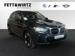 Sophistograu brillanteffekt metallic Gebraucht 2024 BMW iX3 Impressive SUV | 53.888 € (Fairer Preis)