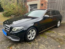 Schwarz Gebraucht 2018 Mercedes E220 Kombi | 15.399 € (Fairer Preis)