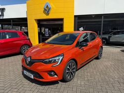 Valencia orange Gebraucht 2023 Renault Clio V Limousine | 14.990 € (Guter Preis)