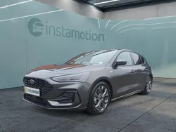 Grau Gebraucht 2024 Ford Focus Limousine | 26.149 € (Guter Preis)