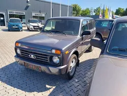 Grau Gebraucht 2019 Lada niva SUV | 17.990 € (Teuer)