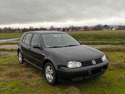 Schwarz Gebraucht 2000 VW Golf Limousine | 1.800 € (Etwas zu teuer)