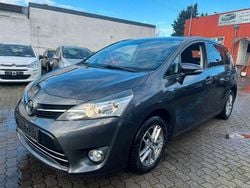 Grau Gebraucht 2016 Toyota Verso Edition Van / Kleinbus | 11.990 € (Guter Preis)