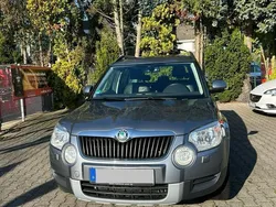 Grau Gebraucht 2011 Skoda Yeti SUV | 7.000 € (Etwas zu teuer)