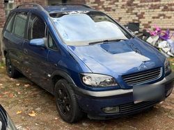 Blau Gebraucht 2002 Opel Zafira Comfort Van / Kleinbus | 2.000 €