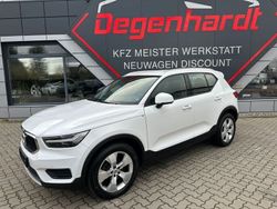 Ice white, solid / solid Gebraucht 2018 Volvo XC40 Momentum SUV | 20.490 € (Fairer Preis)