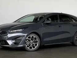 Grün / experiencegrün Neu 2024 Kia ProCeed Kleinwagen | 27.970 €