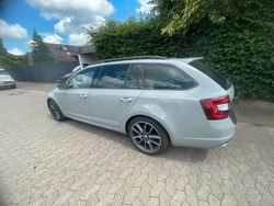 Grau Gebraucht 2019 Skoda Octavia RS Kombi | 17.999 € (Fairer Preis)