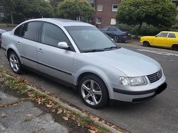Silber Gebraucht 2000 VW Passat Limousine | 2.500 € (Teuer)