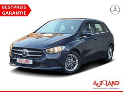 Blau Gebraucht 2019 Mercedes B180 Style Van / Kleinbus | 20.950 € (Fairer Preis)