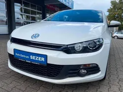 Weiß Gebraucht 2010 VW Scirocco Edition Coupé | 12.950 € (Etwas zu teuer)