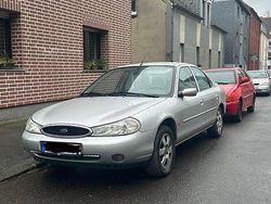 Grau Gebraucht 1999 Ford Mondeo Limousine | 2.200 € (Etwas zu teuer)
