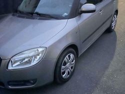 Gold Gebraucht 2009 Skoda Fabia Classic Limousine | 1.800 € (Guter Preis)