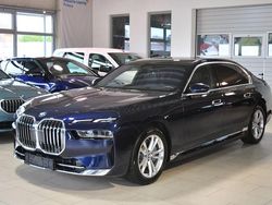 Blau Gebraucht 2023 BMW i7 Sport Line Limousine | 79.490 €