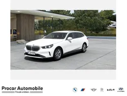 Alpinweiß uni Neu 2025 BMW 520 Kombi | 51.890 € (Superpreis)