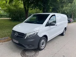 Arktikweiss Gebraucht 2022 Mercedes Vito Van / Kleinbus | 23.900 € (Guter Preis)