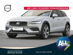 Grau vapour grey / metallic Gebraucht 2024 Volvo V60 CC Plus Kombi | 41.690 € (Guter Preis)