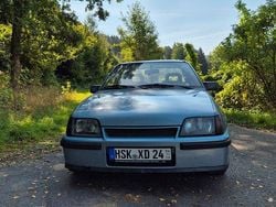 Blau Gebraucht 1989 Opel Kadett Limousine | 4.400 €