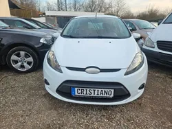 Weiß Gebraucht 2009 Ford Fiesta Kleinwagen | 2.700 € (Guter Preis)