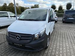 Arktikweiß Gebraucht 2023 Mercedes Vito Van / Kleinbus | 30.821 € (Fairer Preis)