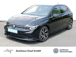 Deep black perleffekt Gebraucht 2024 VW Golf VIII R-line Limousine | 34.290 € (Guter Preis)