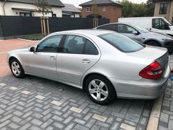 Silber Gebraucht 2003 Mercedes E240 Avantgarde Limousine | 5.000 € (Fairer Preis)