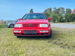 Rot Gebraucht 1996 VW Vento Limousine | 1.000 €