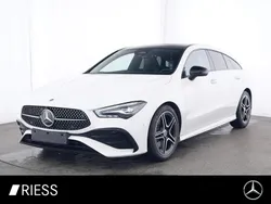 Weiss Gebraucht 2023 Mercedes CLA200 Shooting Brake Night Kombi | 31.800 € (Fairer Preis)
