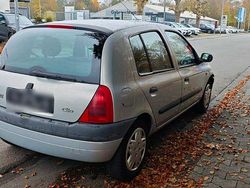 Grau Gebraucht 1999 Renault Clio II Kleinwagen | 2.350 € (Fairer Preis)