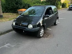 Schwarz Gebraucht 2004 Renault Twingo Kleinwagen | 650 €