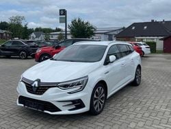 Weiss Gebraucht 2022 Renault Mégane IV Intens Limousine | 24.980 €