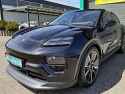 Tiefschwarzmetallic Neu 2025 Porsche Macan 4 Electric Sport SUV | 89.990 € (Superpreis)