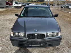 Grau Gebraucht 1994 BMW 316 Limousine | 4.350 €