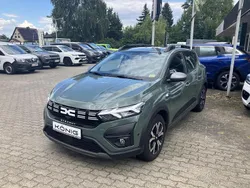 Grau Gebraucht 2023 Dacia Sandero Expression Kleinwagen | 17.497 € (Guter Preis)