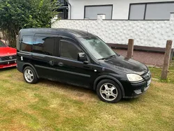 Schwarz Gebraucht 2006 Opel Combo Van / Kleinbus | 2.500 € (Teuer)