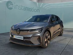 Grau Gebraucht 2022 Renault Mégane Limousine | 22.499 € (Guter Preis)